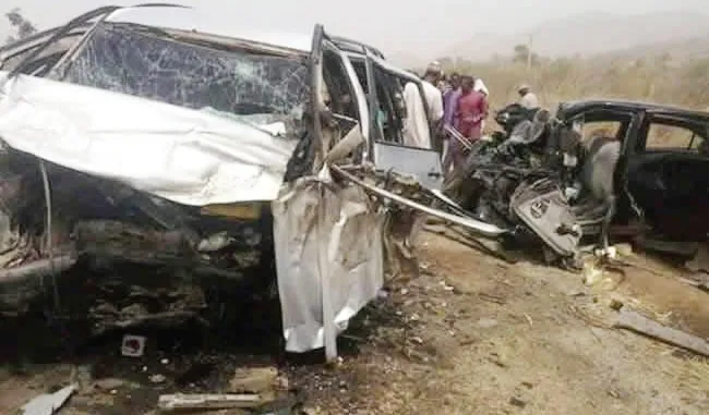 6 killed in auto crash in Niger